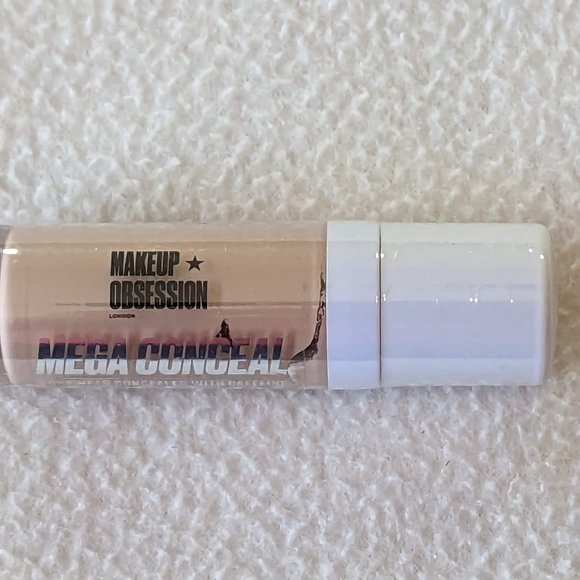 Makeup Revolution Makeup Mega Conceal 4 Long Wear Concealer With
